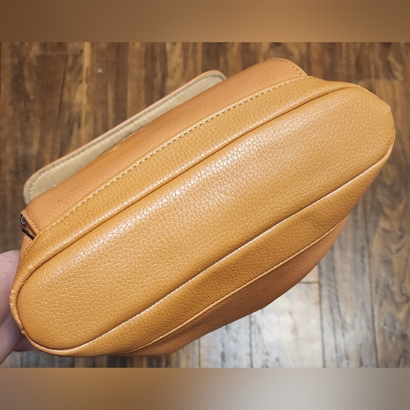 Giani Bernini Tan Leather  Crossbody Purse EUC - Picture 4 of 16